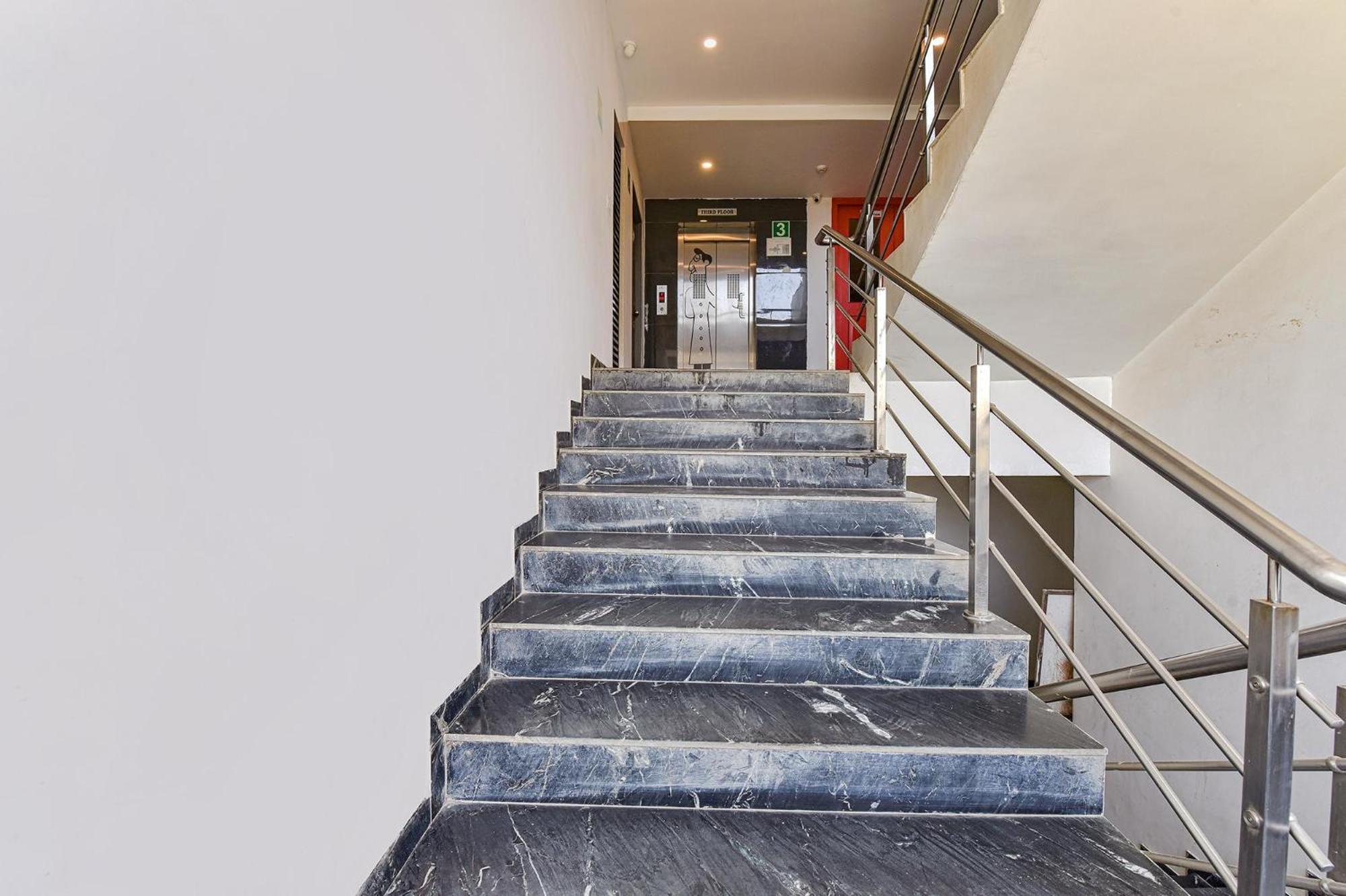 Fabhotel Ny Townhouse Ahmedabad Extérieur photo