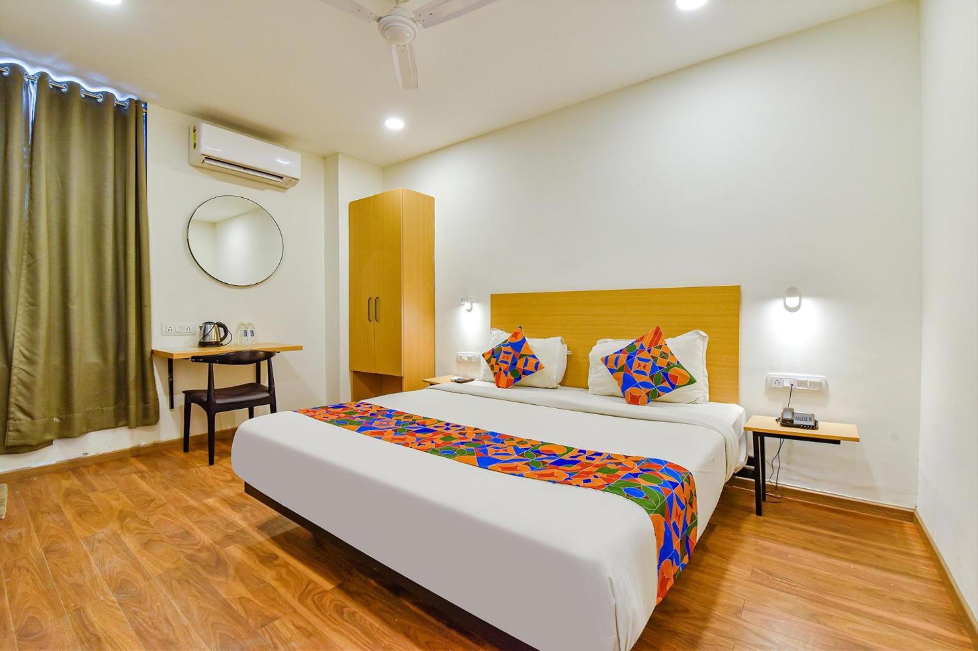 Fabhotel Ny Townhouse Ahmedabad Extérieur photo